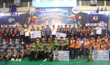 Kapolda-Jatim-dan-Forkopimda-Sidoarjo-Semangati-Puncak-Kejurprov-Jatim-Bola-Voli-U-15