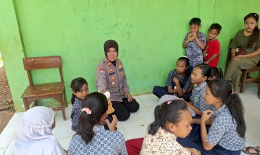 Polres-Pasuruan-Beri-Trauma-Healing-Anak---anak-Korban-Bencana-Tanah-Gerak-di-Purwodadi