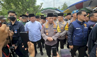 Momen-Hangat-Kapolri-Kunjungi-Keluarga-AKP-Anm-Lusiyanto,-Ungkap-Dukacita-Mendalam