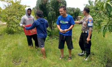 Bhabinkamtibmas-Desa-Kemantren-Tinjau-Lahan-Sayuran-Warga,-Dukung-Swasembada-Pangan-Mandiri