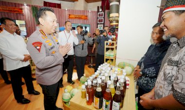 Buka-Rakernis-Densus-88,-Kapolri-Kunjungi-Stan-Usaha-Eks-Narapidana-Teroris