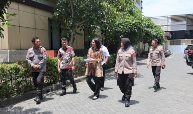 Polres-Pamekasan-Lakukan-Study-Banding-PEKPPP-di-Polresta-Sidoarjo,-Tingkatkan-Kualitas-Pelayanan-Publik