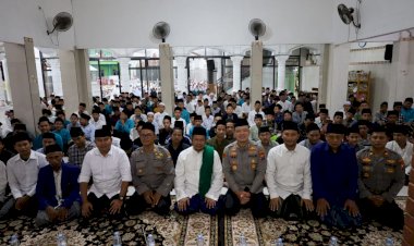 Peringati-Hari-Santri,-Polres-Tulungagung-Salurkan-Bantuan-15-ton-Beras-untuk-60-Pondok-Pesantren