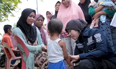 Permudah-Akses-Kesehatan-Pascabanjir,-Polri-Laksanakan-Patroli-Medis-di-Aceh-Tamiang