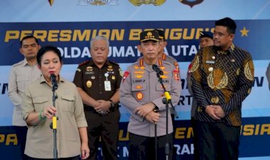Ketua-Komisi-IV-DPR-Apresiasi-Polri-Kirim-22-Kontainer-Bantuan-Bencana-ke-Aceh,-Sumut,-dan-Sumbar