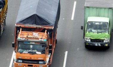 Korlantas-Polri-Terbangkan-ETLE-Drone-Patrol-Presisi-di-Tol-Jakarta---Cikampek-Pantau-Angkutan-Barang-Pada-Jalur-Logistik