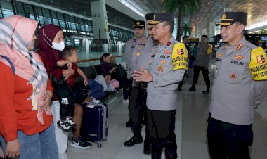 Arus-Mudik-di-Bandara-Soekarno-Hatta-lancar-Polri-Pastikan-Pelayanan-Optimal-bagi-Masyarakat
