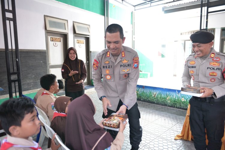 Program Pasabber Kapolres Situbondo Berbagi Makanan Bergizi Untuk Anak Berkebutuhan Khusus