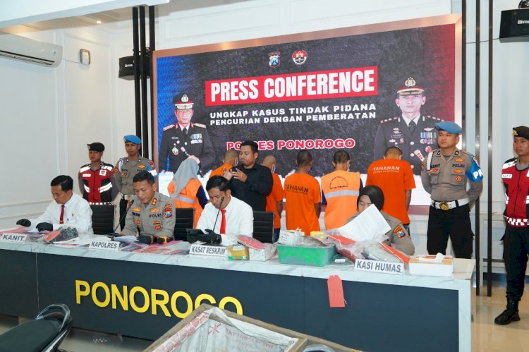 Polres Ponorogo Berhasil Ungkap Pencurian Modus Pecah Kaca Mobil Tersangka Ditangkap di Batam