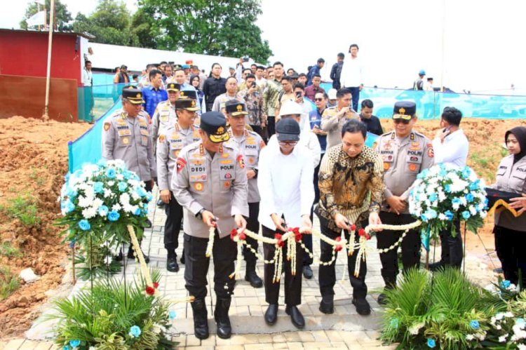 Polri Pertegas Peran Aktif Dalam Astacita Pada Topping off Sekolah, Peresmian Masjid dan Peletakan Batu Pertama Rumah Ibadah di SMA Kemala Taruna Bhayangkara