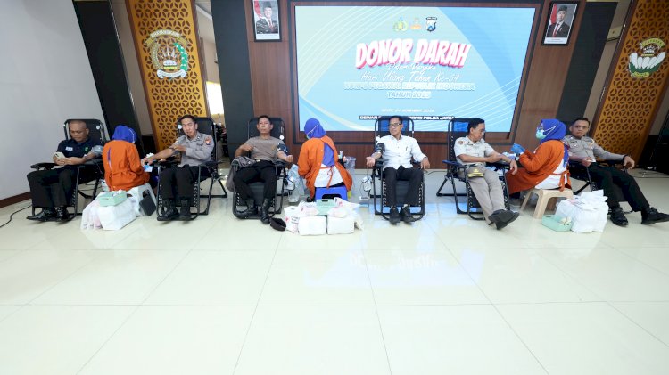 Polda Jatim Gelar Donor Darah Sambut HUT Korpri ke-54