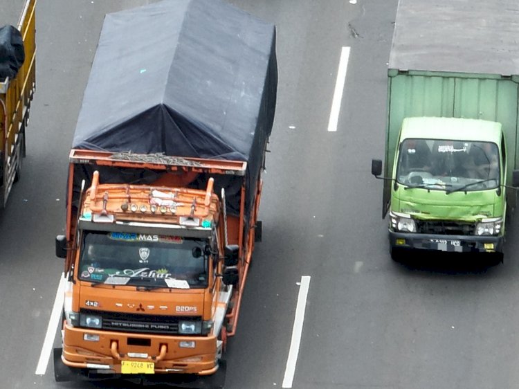 Korlantas Polri Terbangkan ETLE Drone Patrol Presisi di Tol Jakarta - Cikampek Pantau Angkutan Barang Pada Jalur Logistik