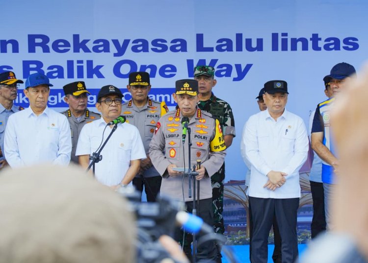 Pimpin One Way Nasional Arus Balik Lebaran, Kapolri ke Pemudik Utamakan Keselamatan